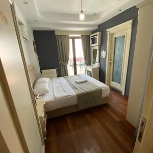 La Petite Maison Стамбул